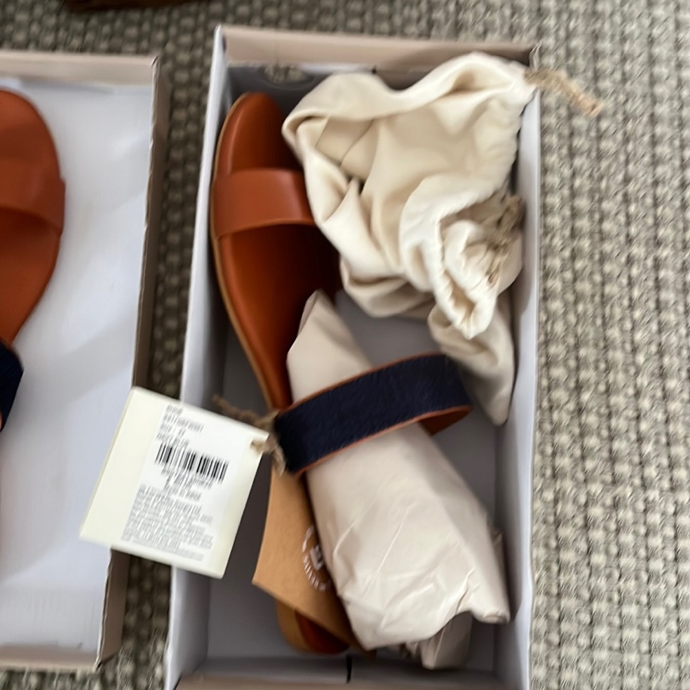 Grass roots sandals